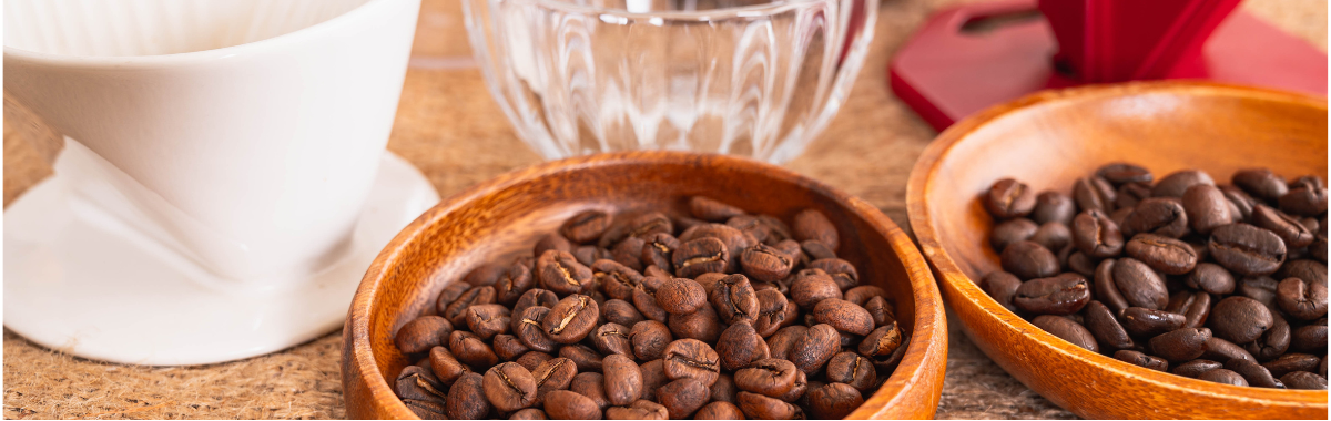 colombian coffee in dishes 