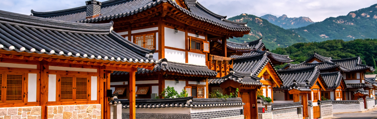 traditional korean house and street