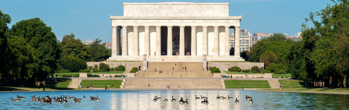 Lincoln memorial above reflecting pool