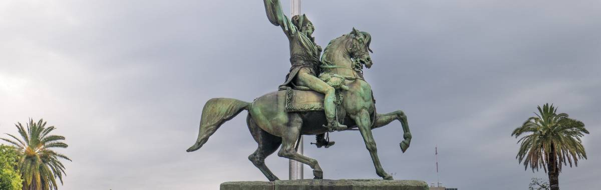 Argentinian statue of a man riding a horse