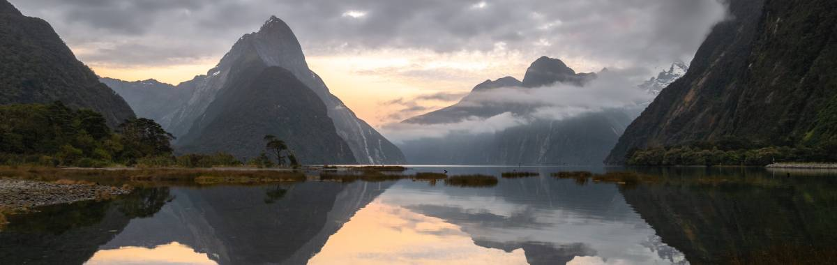 NZ lakes with mountains 