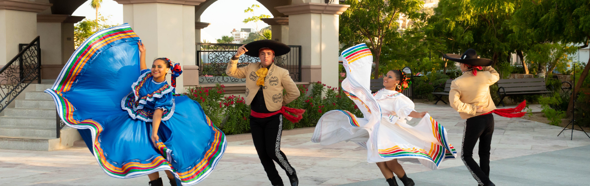 traditional mexican dancers 