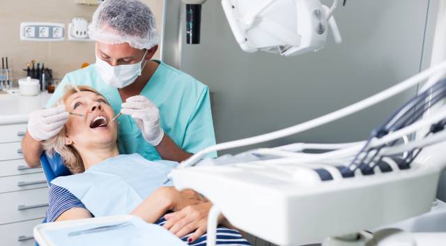 A Guide to Emergency Dental Coverage While Traveling