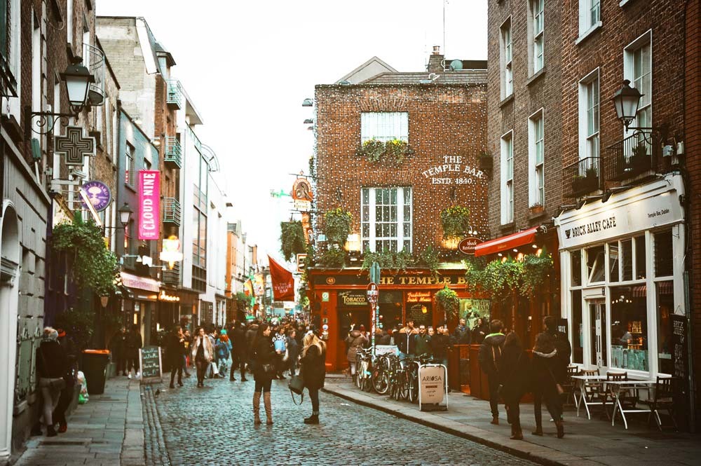 street view of the Temple Bar area of Dublin