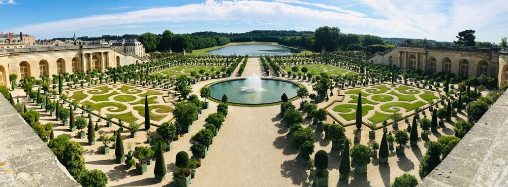 panoramic view of Versailles gardens